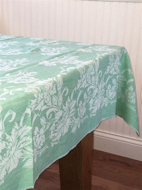 Caring for Your Green and White Tablecloth: Tips for Longevity and Maintenance