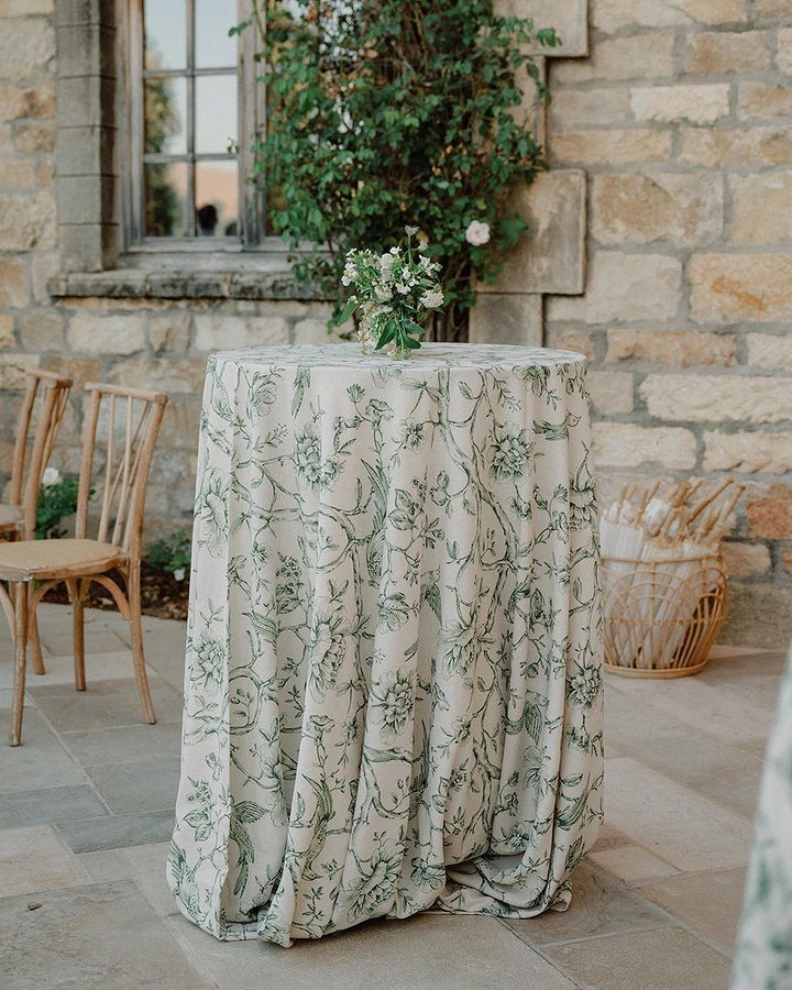 Elegant Hunter Green Wedding Table Linens